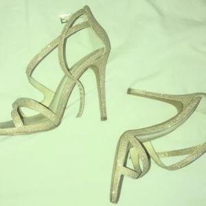 Klackar - Snygga glitterklackar