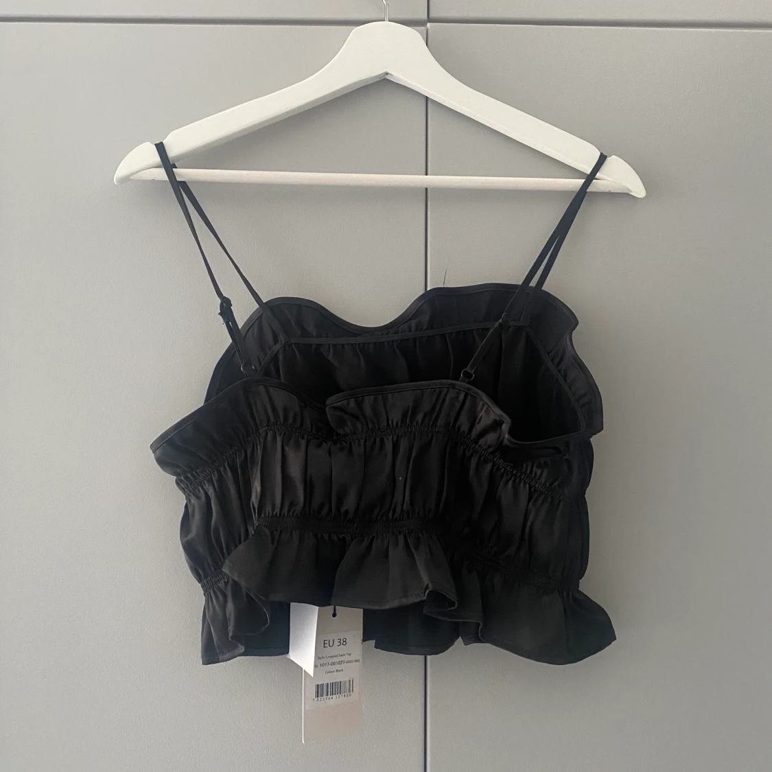 Svart satintopp från nakd  - 90