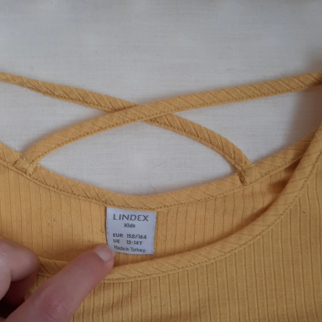 Gul T-shirt i st 158/164/XS - 91