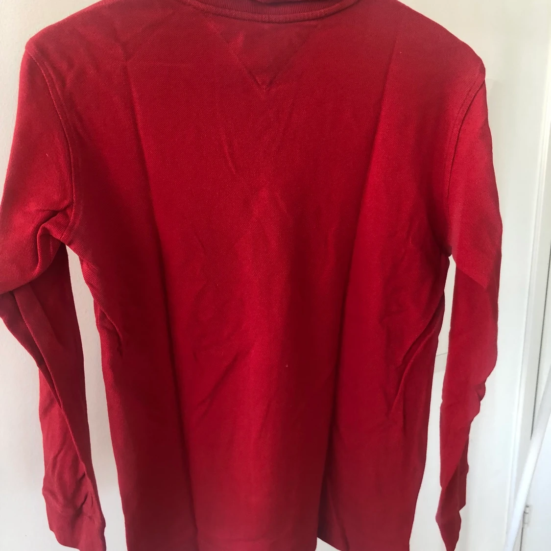 Tommy Hilfiger Röd långärmad piké stl12-14 - 90