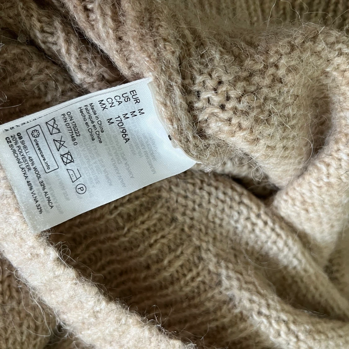 Stickad tröja  - 91