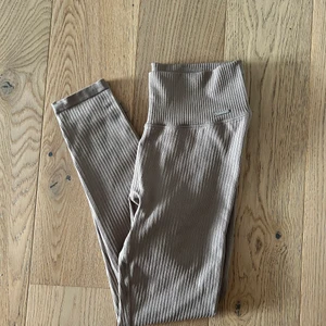 Espresso Ribbed Seamless Tights - Tights från AIMN, använda 1 gång, storlek M