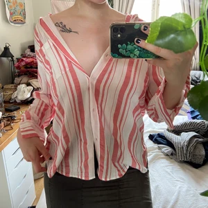 Skjorta - Jättefin skjorta men har massa liknande. Möts i Stockholm eller skickar mot fraktkostnad 🥰🥰