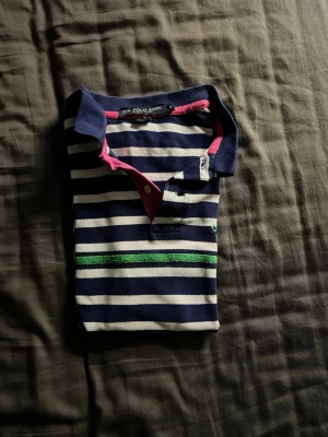 Pike tröja från US polo assn  - Säljer denna pikétröja från us polo assn i storlek M