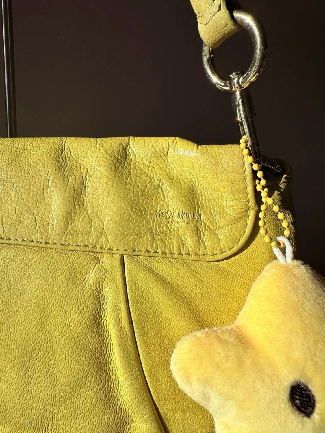 YSL Gul handväska med volangdetalj - 2