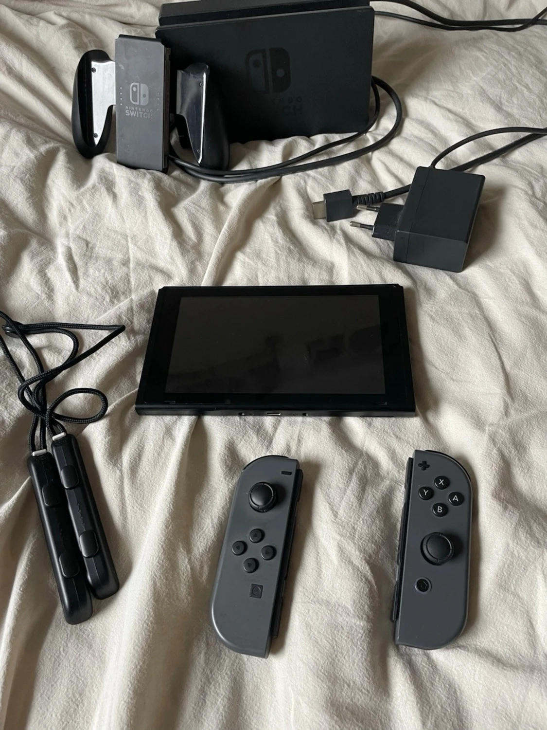 Nintendo Switch med tillbehör - 2