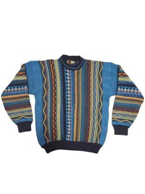 2000s tröja - Sjuk sweater, i perfekt skick! Passar L-XL (även S-M om man vill ha extra baggy). Riktigt bra kvalitet också👍 Hojta för frågor och skicka gärna offers! :)