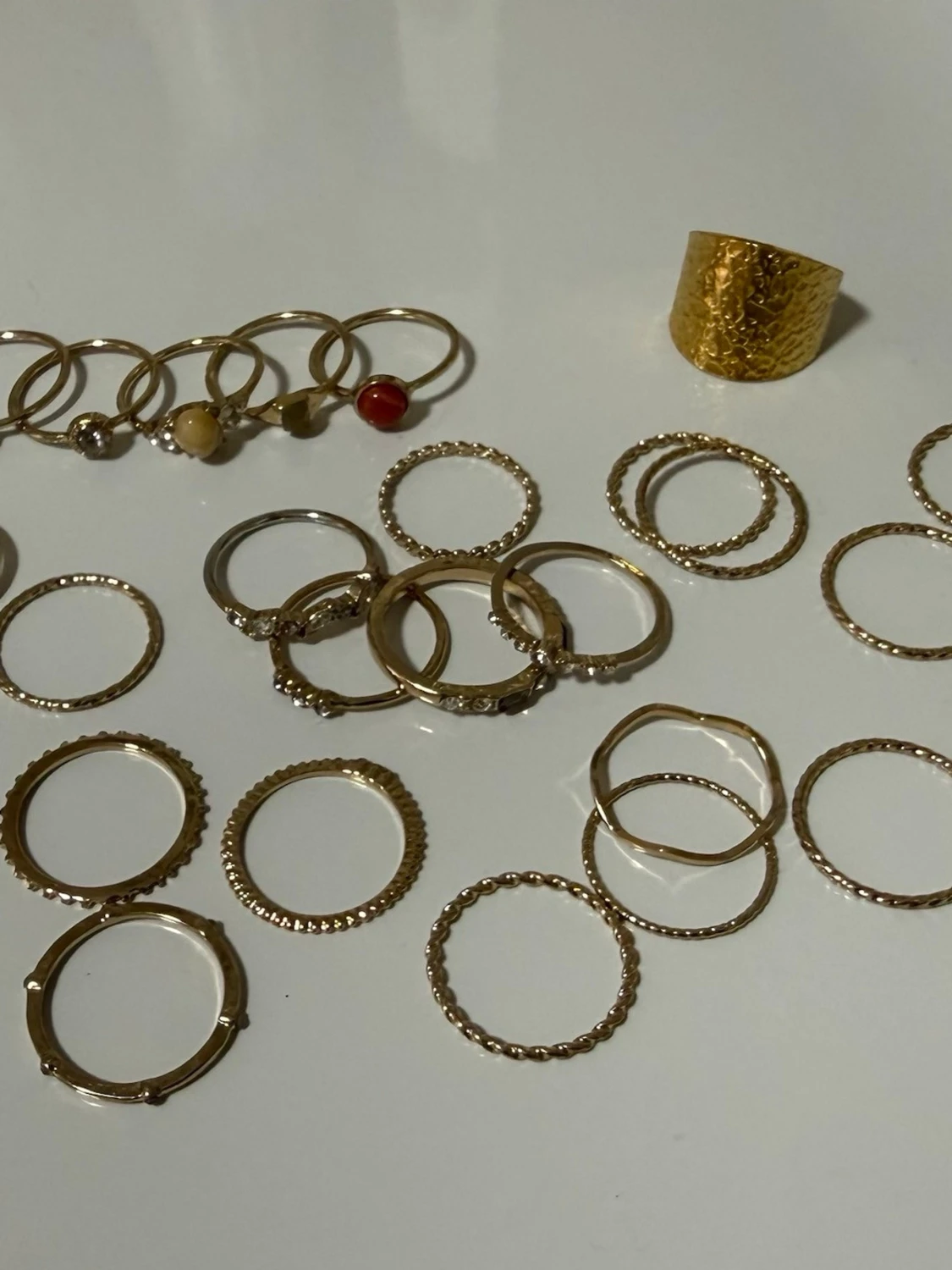24 st Guldiga ringar - 1