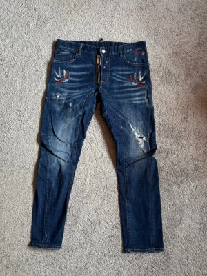 Dsquared2 Johnny jeans  - Storlek 50. Feta som fon