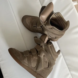 ÄKTA isabel marant skor!🤗 - Jättefina isabel marant skor säljer pga av storleken för de är lite för små!🤗kan diskutera vid priset!!😙