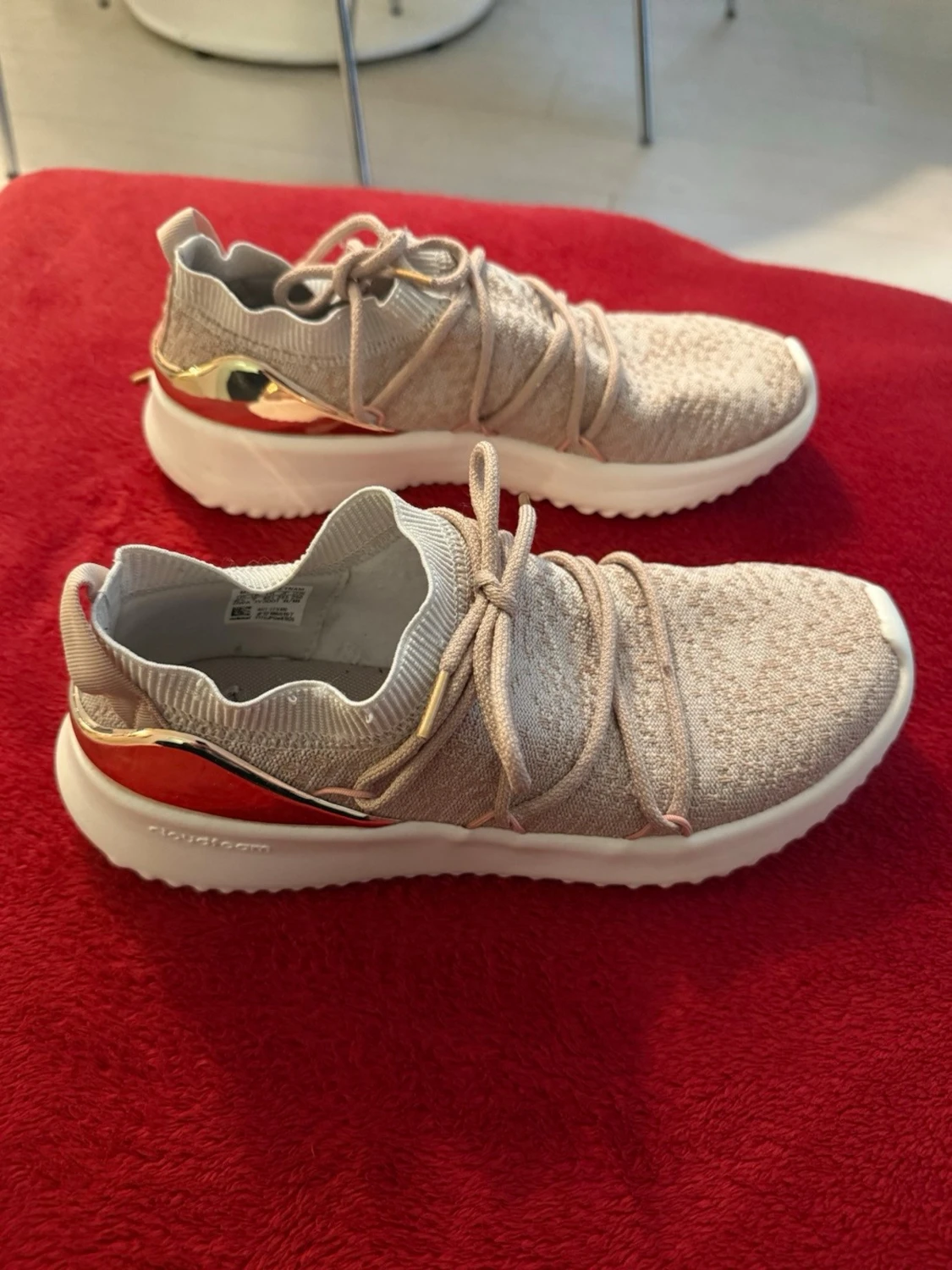 Beige sneakers från Adidas med guld - 1