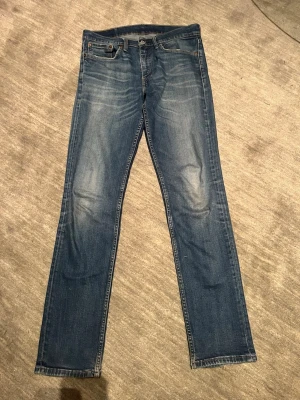 Levis jeans  - Levis 511 jeans. Storlek 31/34 hör av er vid fler frågor!