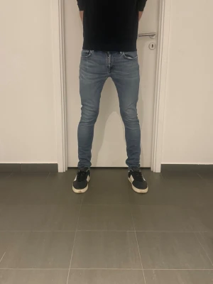 Nudie jeans - Säljer nu dessa feta Nudie jeans, skriv för fler bilder/frågor😊