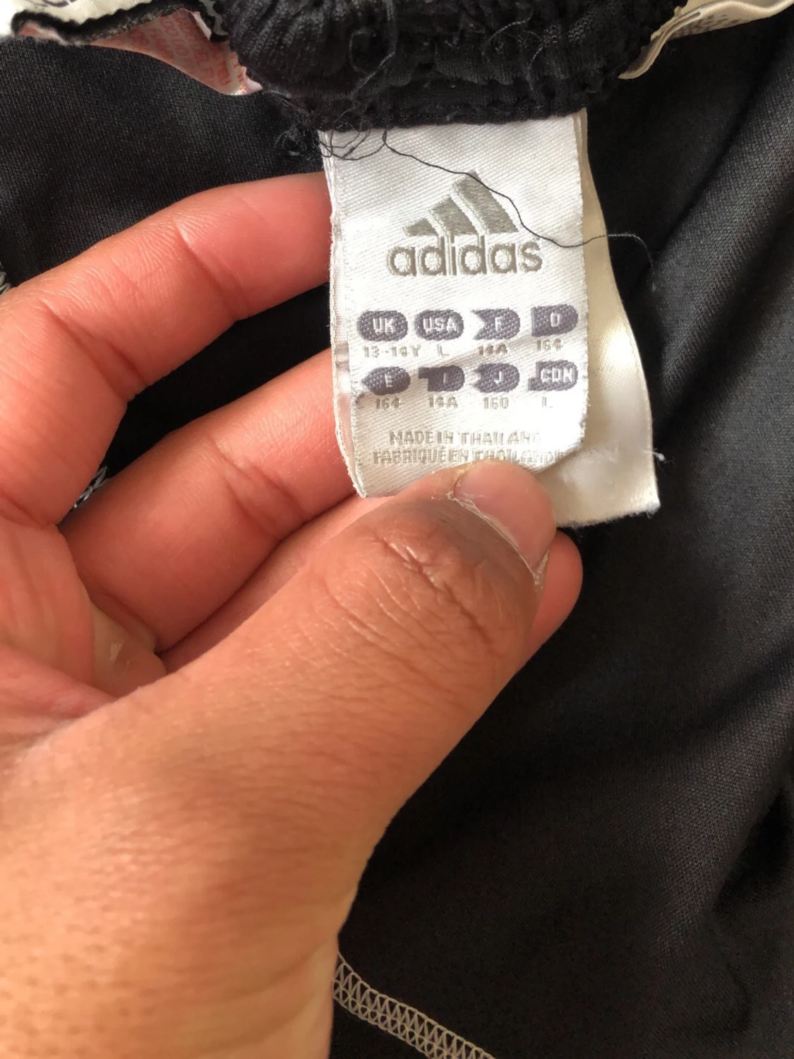 Svarta Adidas shorts med vita ränder - 2