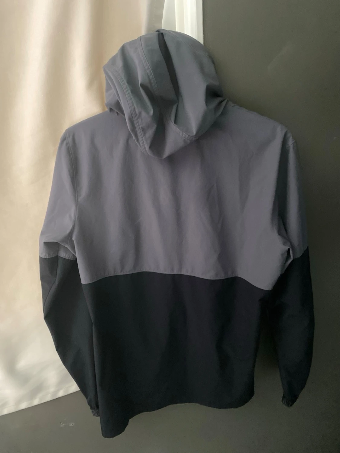 Under Armour tvåfärgad vindjacka - 1