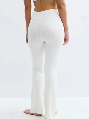 Vita yoga pants från Gina Tricot - Helt nya, pris kapp kvar . Storlek Xs Regular