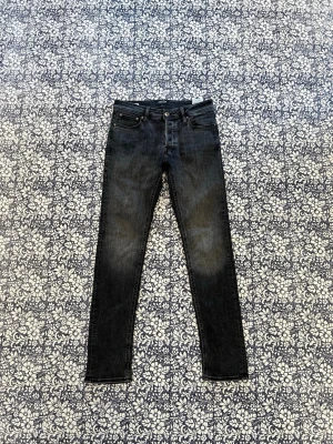 Jack&Jones Slim Jeans - Säljer ett par snygga slim Jack & Jones jeans i storleken 28/32. Nypris 800kr, mitt pris 125kr!
