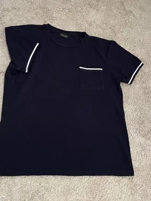 T-Shirt från Zara - Fin T-Shirt från Zara.