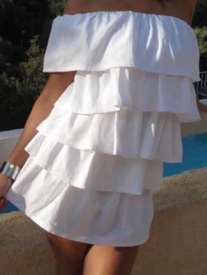 Anielle Volang klänning - Säljer min klänning från Anielle, använt endast 1 gång. Inga defekter