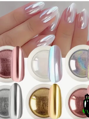 Krom nagellack i flera färger - Snyggt krom nagellack som ger en spegelblank, metallisk finish. Finns i färger som silver, guld, roséguld och pärlemor. Perfekt för dig som vill ha trendiga och glansiga naglar med futuristisk känsla. Lacket har en slät och täckande formula.