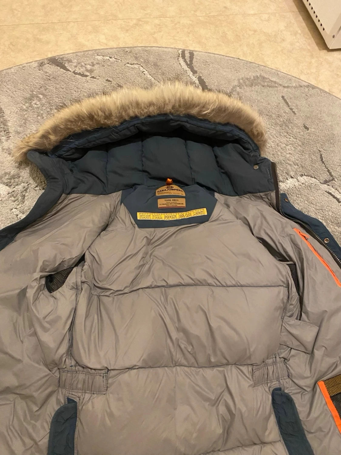 Mörkblå dunjacka från Parajumpers
