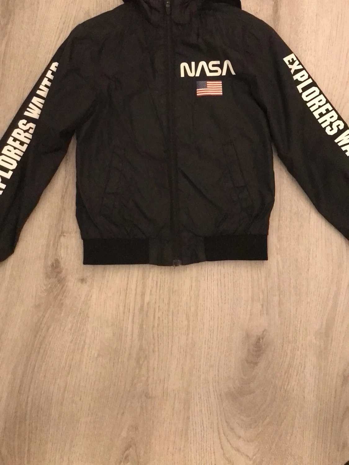 Svart NASA vindjacka med tryck