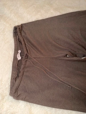 Nelly byxor - Hej! Säljer dess Nelly my chill pants dom är endast använda en gång så dom är i väldigt fint skick