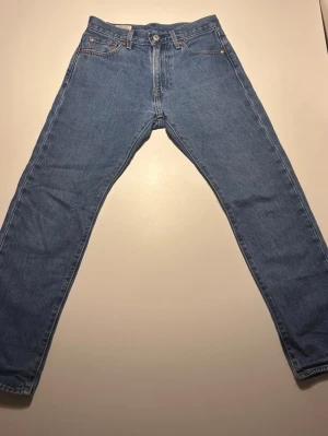 Levi's  jeans w28 - Levi’s jeans som endast använt 1 gång. 