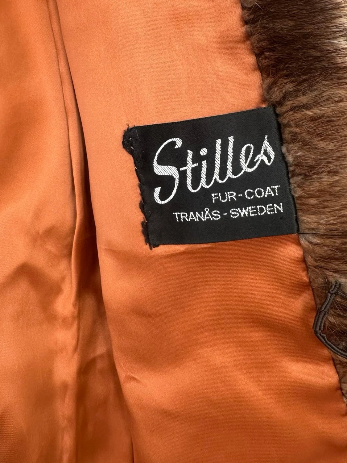 Brun päls kappa med dubbelknäppning - 3