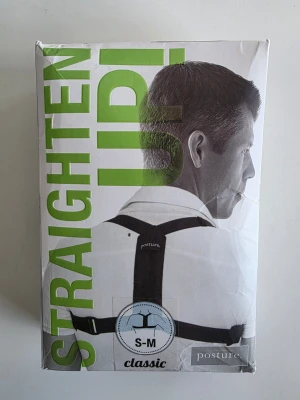 Swedish posture Classic hållningsstöd S-M - Säljer ett svart hållningsstöd från Posture Classic i storlek S-M. Stödet är designat för att hjälpa till att förbättra hållningen och påminna dig om att använda rätt muskler. Passar både kvinnor och män och är tillverkat av elastiskt material.