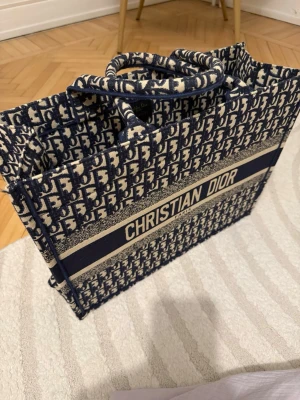 Christian Dior Book Tote shoppingväska - Nyskick 