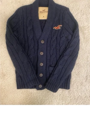 Vintage holliste kofta  - Riktigt snygg hollister kabelstickad kofta