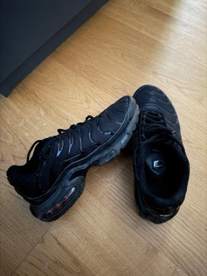 Nike Tn svart  - Svarta Nike Tn knappt använda 