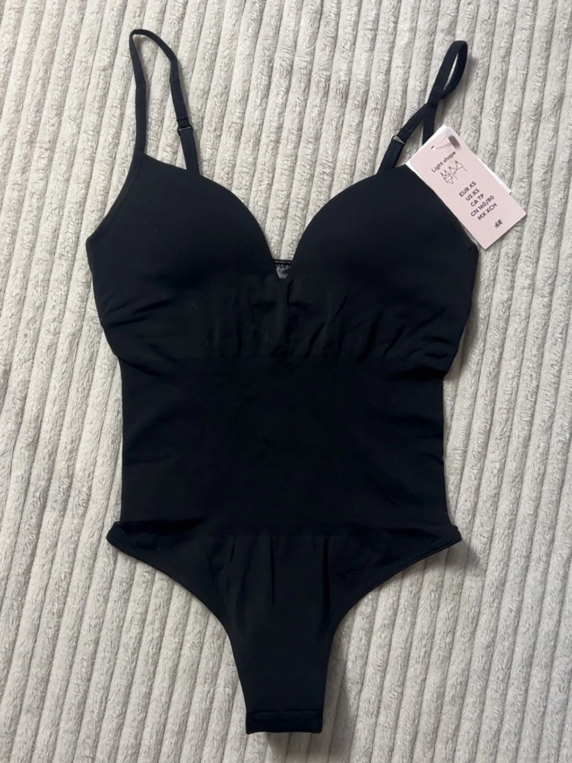 Body h&m svart pushup viral