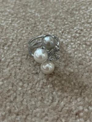 Iouku ring  - Helt ny, fick i adventskalendern, den är justerbar, priset går att diskuteras ❤️