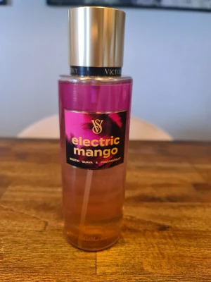 Electric mango bodymist  - Helt ny och oanvänd