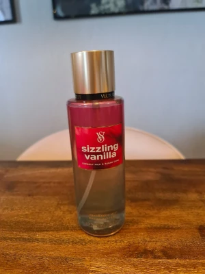 Sizzling vanilla bodymist  - Helt ny och oanvänd