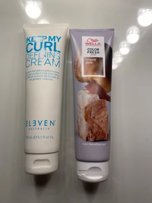 Hårkräm & färginpackning - Säljer en ELEVEN Australia Keep My Curl Defining Cream för lockigt hår och en Wella Color Fresh Mask i färgen Caramel Glaze. Båda i praktiska tuber.