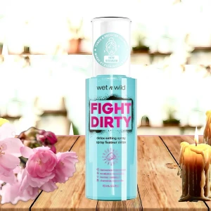 Wet n Wild Fight Dirty Clarifying Detox Fixing Spray! - Wet n Wild Fight Dirty Clarifying Detox Fixing Spray med Niacimide, Eucalyptus, Tea Tree & Kamomill. 65 ml. Oanvänd.