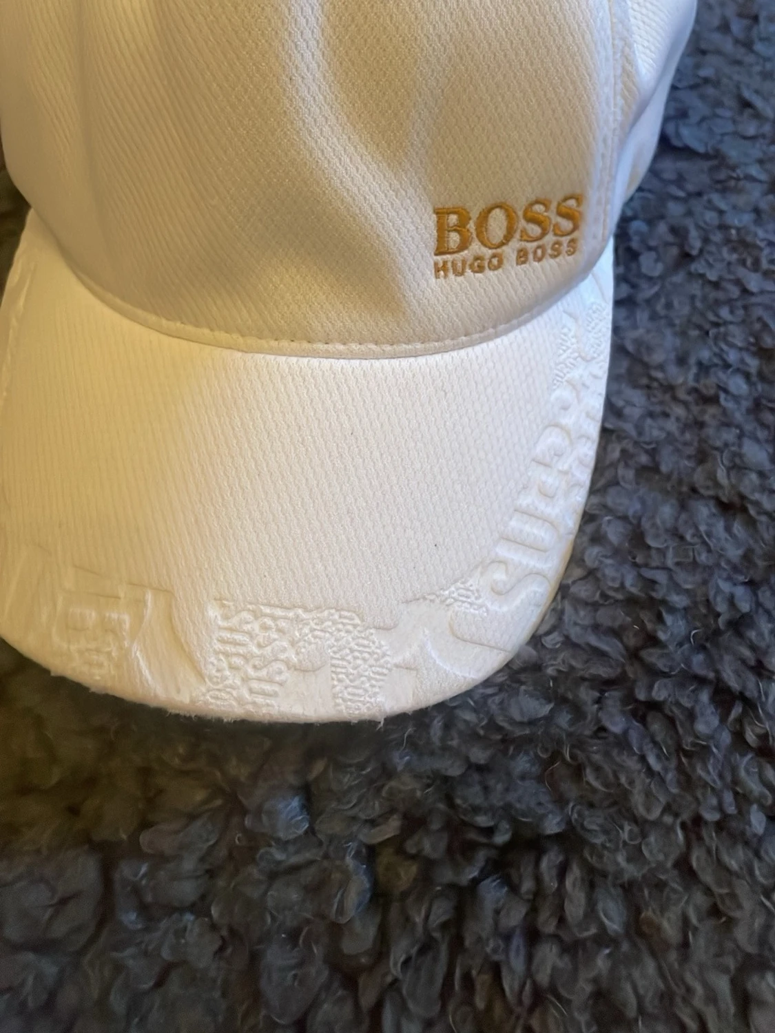 Vit keps från Hugo Boss