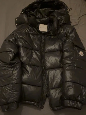 Moncler Maya  - Storlek 1/S, priset kan diskuteras för en snabb affär. 
