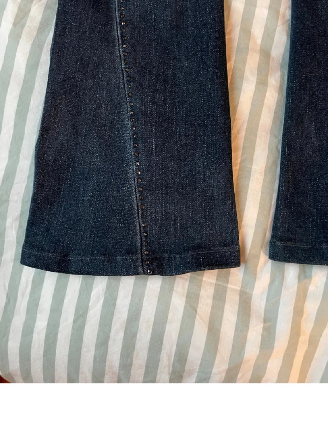 Mörkblå jeans med nitar - 5