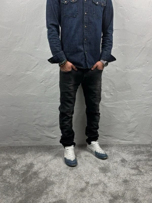 Replay jeans  - Ett par riktigt snygga jeans från Replay i storlek W31 L32 i modellen Anbbas 