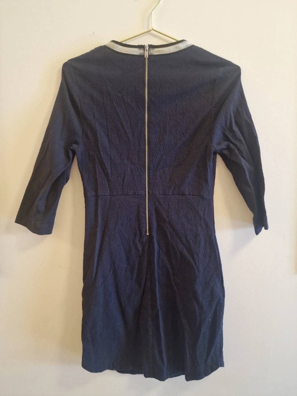 Mörkblå klänning från Oliver Bonas - 2