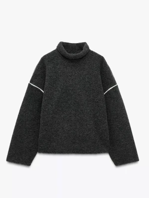 Stickad tröja från zara - Så snygg och mysig stickad tröja från Zara. Perfekt till lite kyligare sommardagar samt nu till våren. Passar så bra till ljusblåa, mörkblå, svarta eller gråa jeans samt shorts eller kjolar!! Aldrig använd!!!