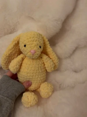 Virkad gul jellycat-kanin 💛 🐇  - Super gullig kanin 🐇 
