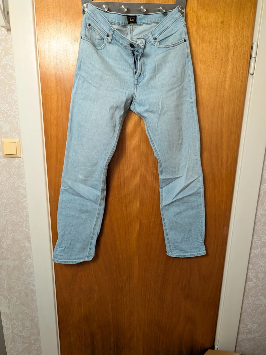 Ljusblå Lee jeans med rak passform - 1