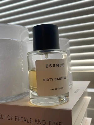ESSNCE Dirty Dancing parfym - Lite lite mer än hälften kvar