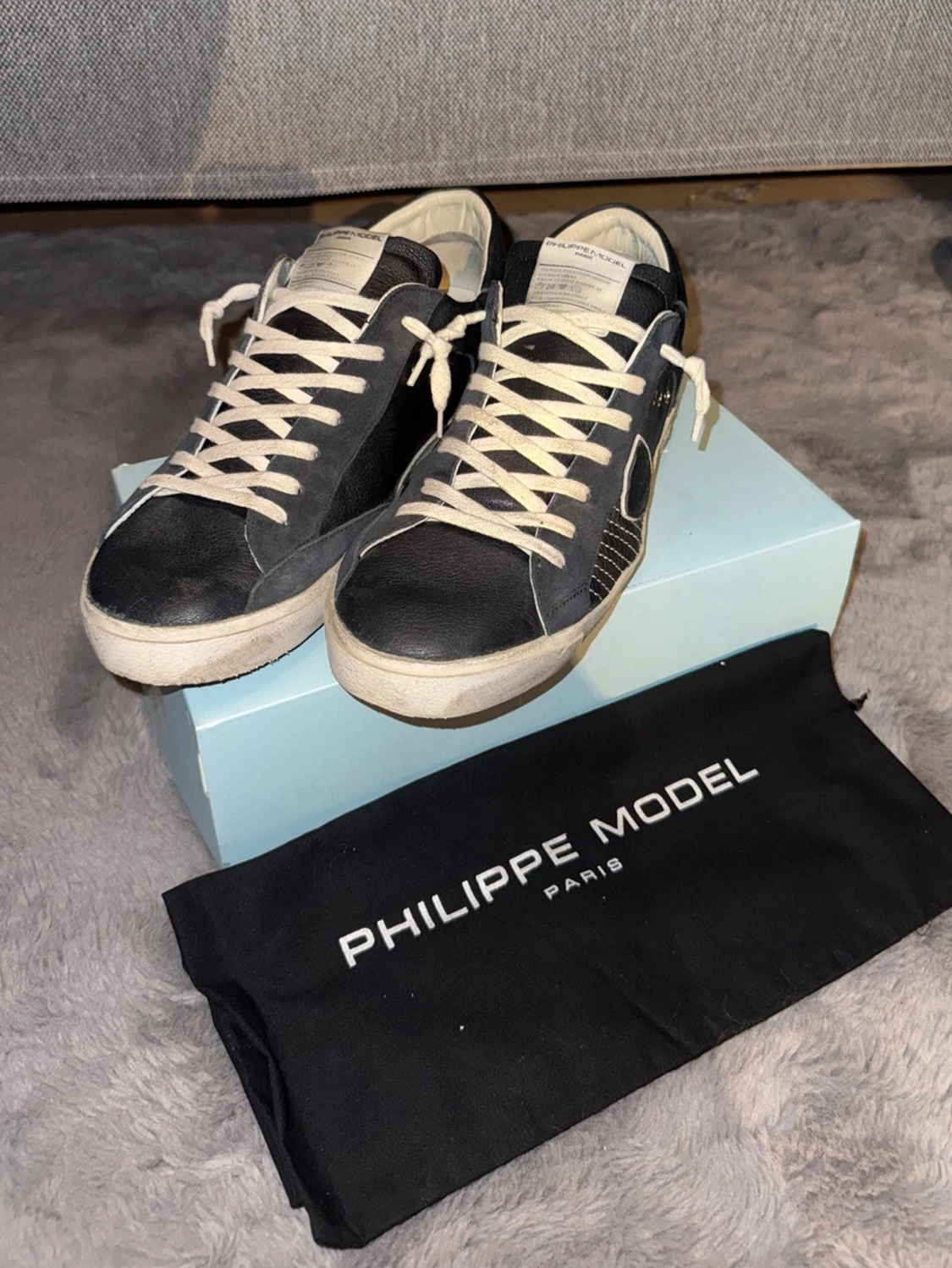 Svarta Philippe Model sneakers