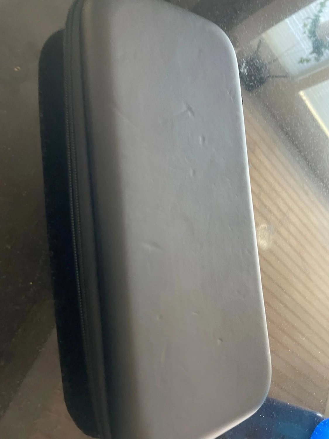 Nintendo Switch med blå och gul Joy-Con - 5